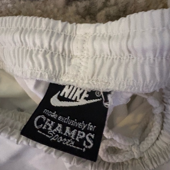 Vintage Nike White Running Shorts Mens Large USA Made Embroidered Swoosh - Picture 3 of 6